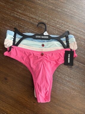 Steve Madden 4-pack Thongs Size S